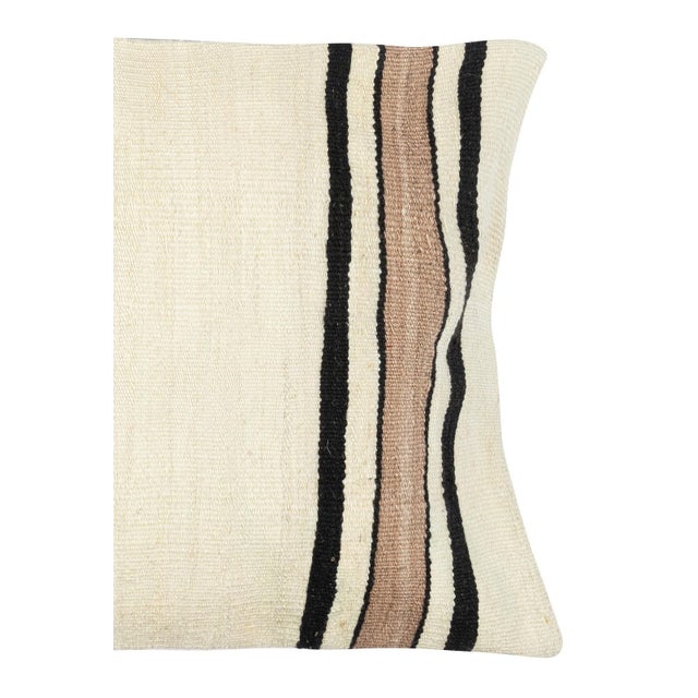 Traditional 16"x24" Hand-Woven Hemp Kilim Pillow Cover. Vintage Accent Cushion Cover For Sale - Image 3 of 4