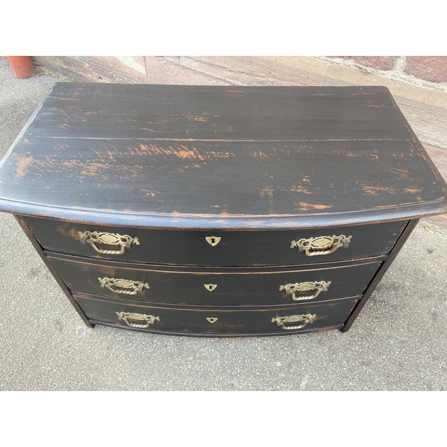 authentic Alsatian country Bombay chest of drawers with three drawers from the end of the 18th century - very beautiful...