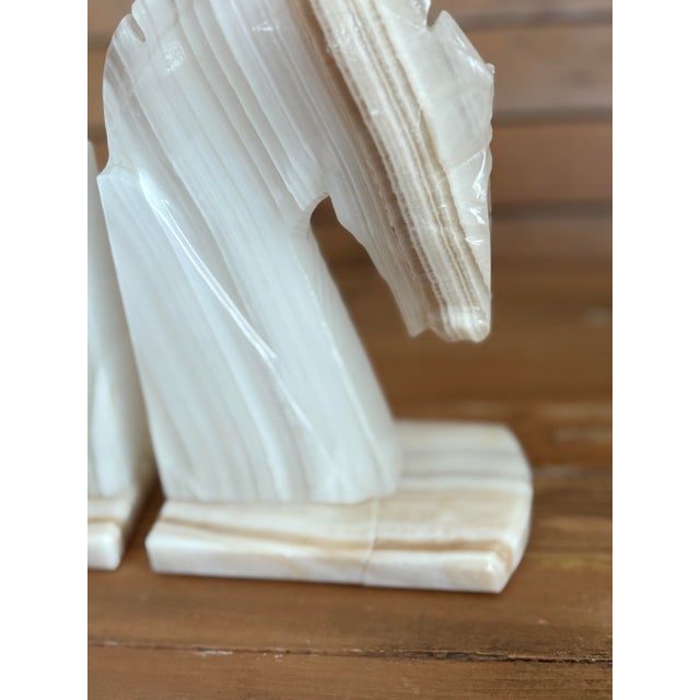 1960s Vintage Onyx Horse Head Bookends – Cream & Taupe Striped Stone Pair, 6.5” For Sale - Image 5 of 11