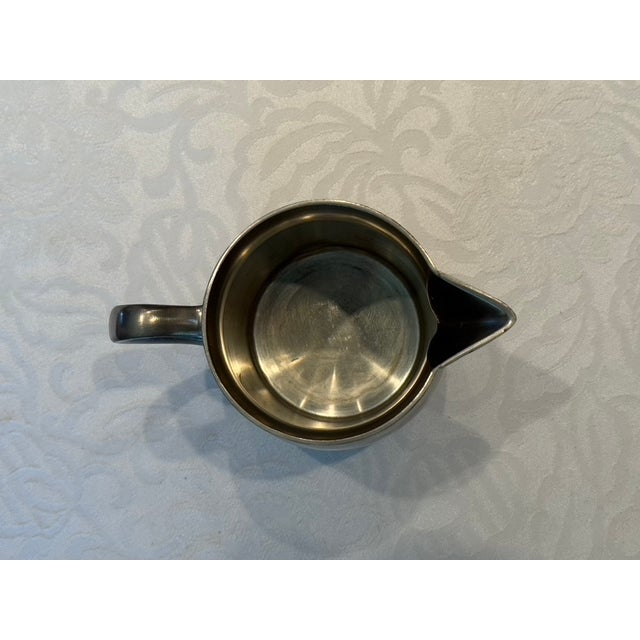 1960s Dutch Modernist Royal Holland Pewter Sculptural Pitcher by k.m.d. Tiel For Sale In Los Angeles - Image 6 of 10