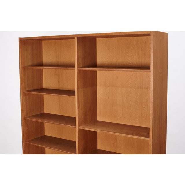 Mid-Century Modern Oak Bookcase by Poul Hundevad for Hundevad & Co, Denmark, 1960s For Sale - Image 3 of 13