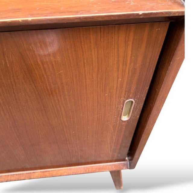 Brown Mid-Century Modern Display Cabinet in Walnut For Sale - Image 8 of 11