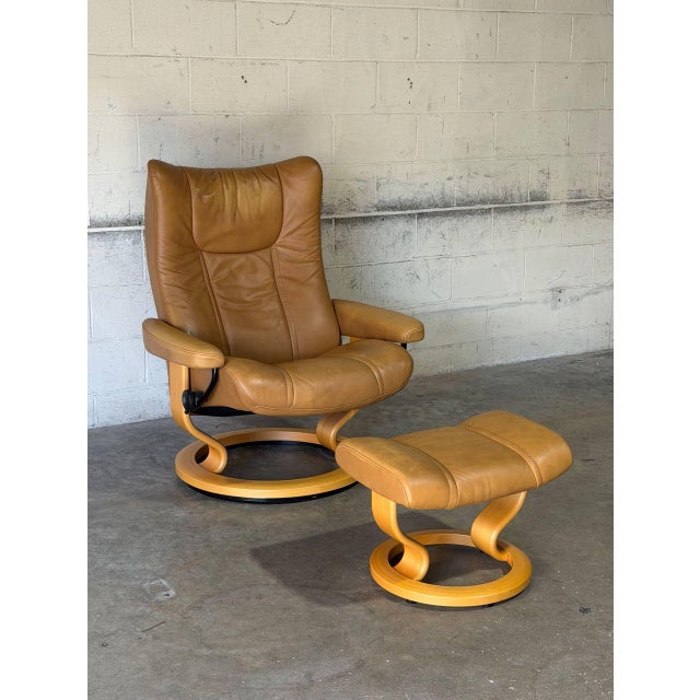 Ekornes ASA Ekornes Stressless Tan Leather Lounge Chair With Ottoman Mid-Century Modern 1980s For Sale - Image 4 of 13