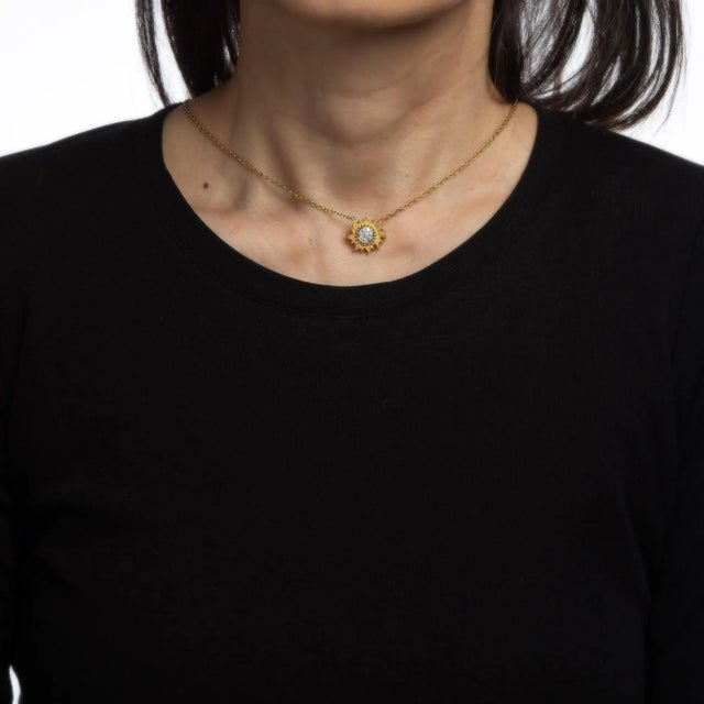 Contemporary Carrera y Carrera Sol y Sombra Diamond Sun Necklace Estate 18k Yellow Gold For Sale - Image 3 of 4