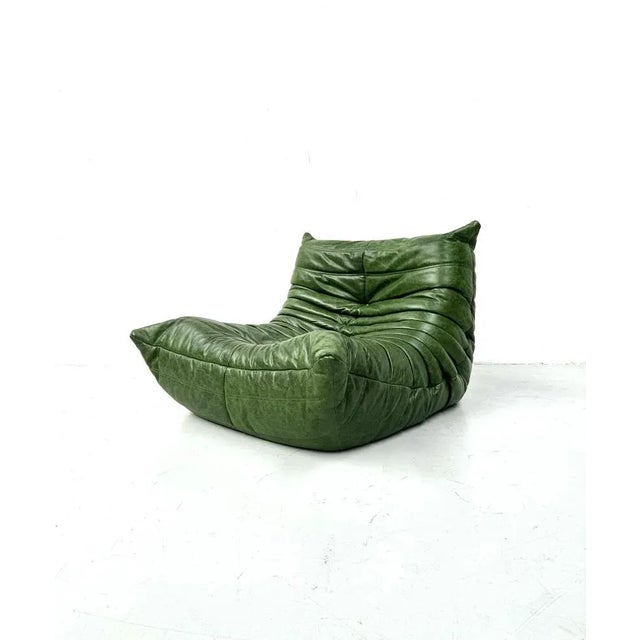 Mid-Century Modern Togo Lounge Chair in Forest Green Leather by Michel Ducaroy for Ligne Roset For Sale - Image 3 of 13