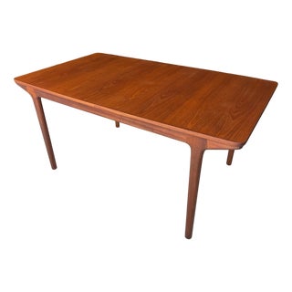 T3 Extendable Dining Table in Teak from McIntosh, 1960s For Sale