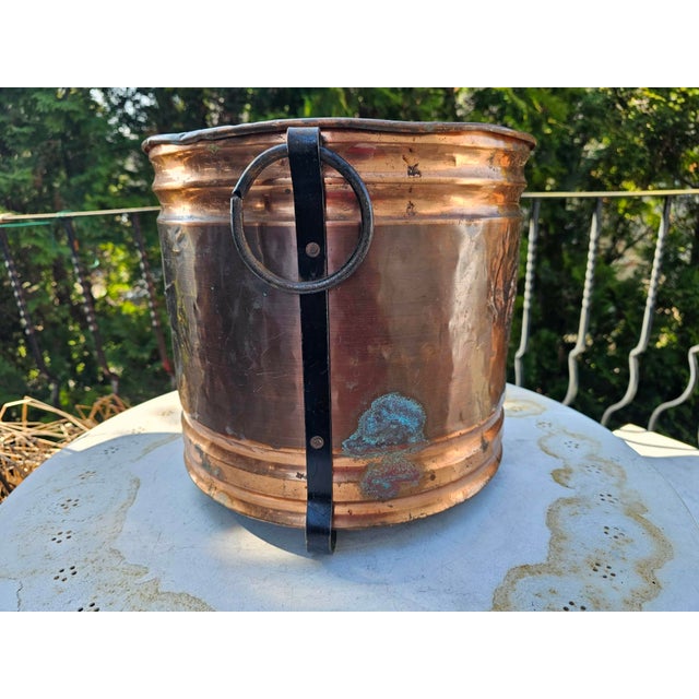 Art deco, copper wood container for the stove or fireplace, dimensions: height 33 cm, diameter 35.5 cm, width 38 cm.