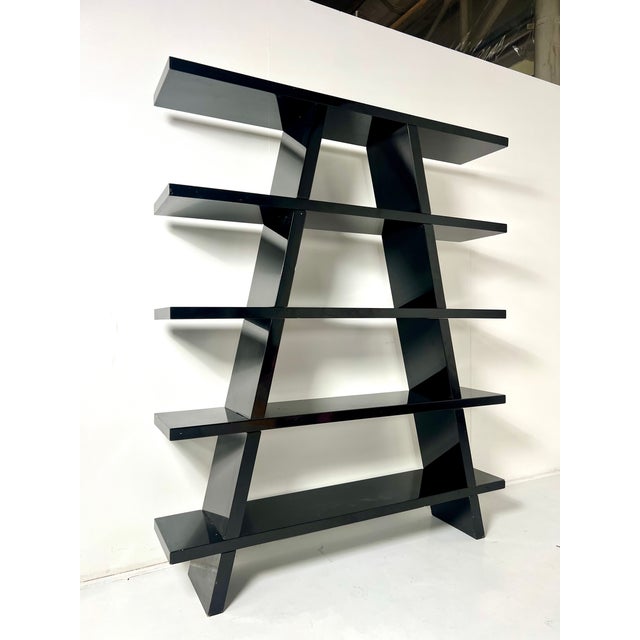 Black Lacquered Bookshelf, Italy, 1980s, in Very Good conditions. Designed 1980 to 1989