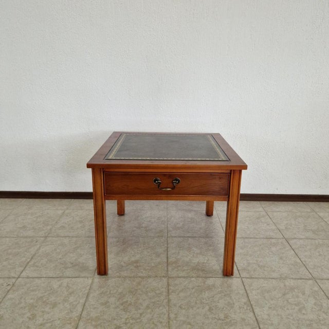 Elegant square Chesterfield coffee table, entirely handmade with exceptional attention to detail. The construction is made...