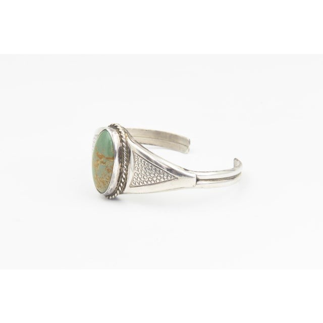 Modern Southwestern Sterling Silver and Turquoise Cuff Bracelet For Sale - Image 3 of 7