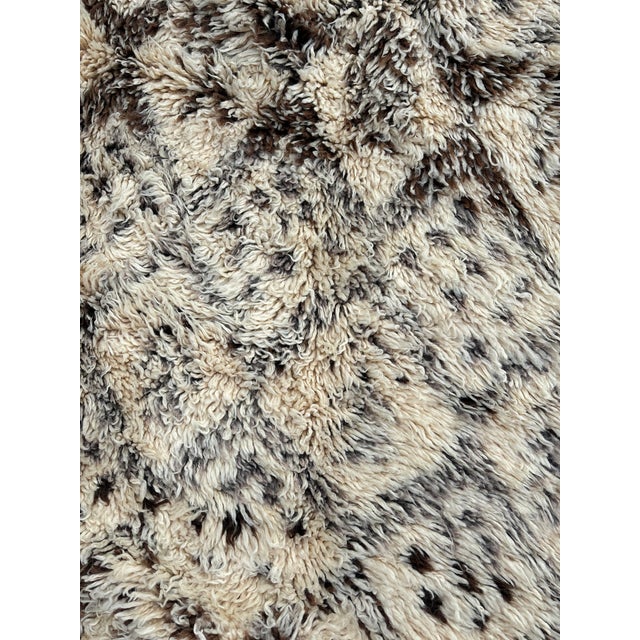 Cream Large Vintage Moroccan Beni Ouarain Marmoucha Rug – Hand Knotted Berber Wool Carpet – Ivory Tribal Atlas Rug For Sale - Image 8 of 12
