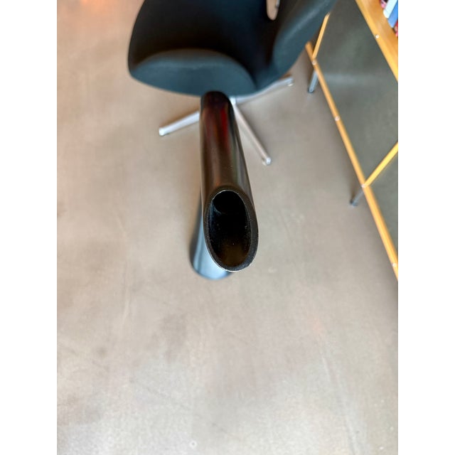Black Vintage Postmodern Biomorphic Floor Vase 38" Black Space Age Minimalist Ikebana Vessel Uci For Sale - Image 8 of 14
