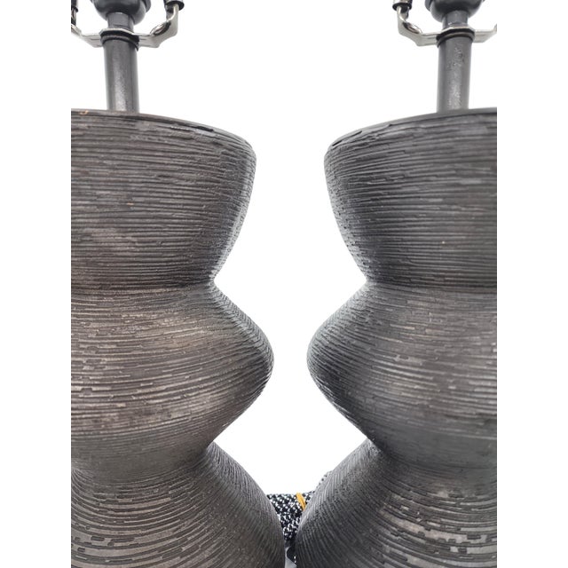 Mid-Century Modern Pair of Kelly Wearstler Utopia Table Lamps in Bronze for Visual Comfort For Sale - Image 3 of 8