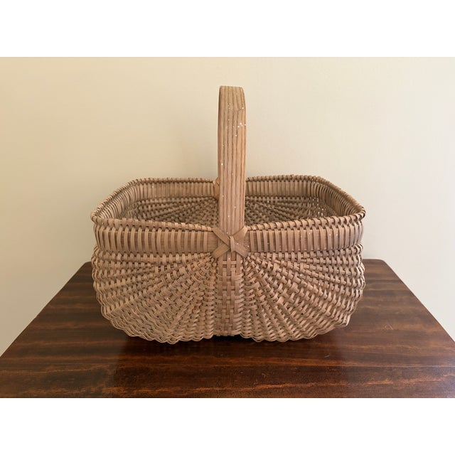 Vintage Nantucket-Style Handwoven Rattan Gathering Basket For Sale In South Bend - Image 6 of 9