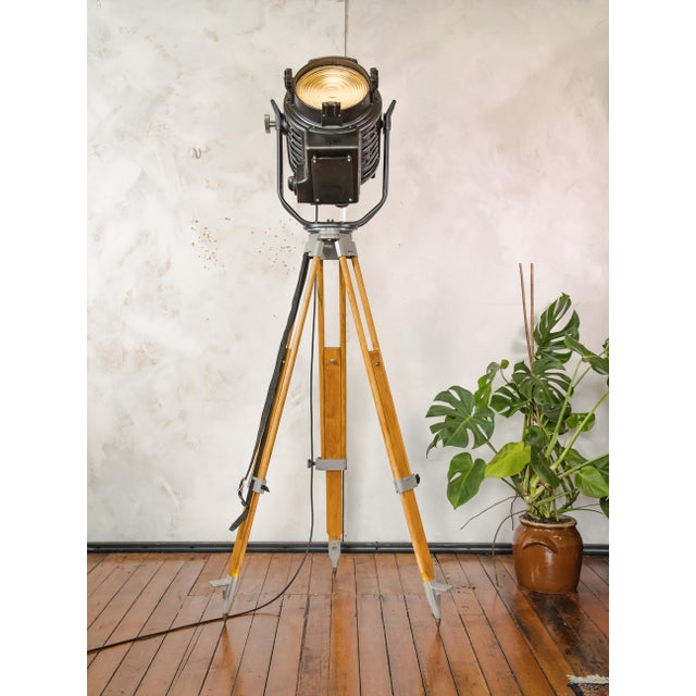 Vintage Movie Spotlight on Surveying Tripod Floor Lamp by Arri Arnold & Richter, 1950s For Sale - Image 6 of 18