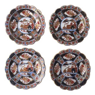 Japanese Porcelain Appetizer Plates, Imari Style, Scalloped Edge, Set of 4 For Sale