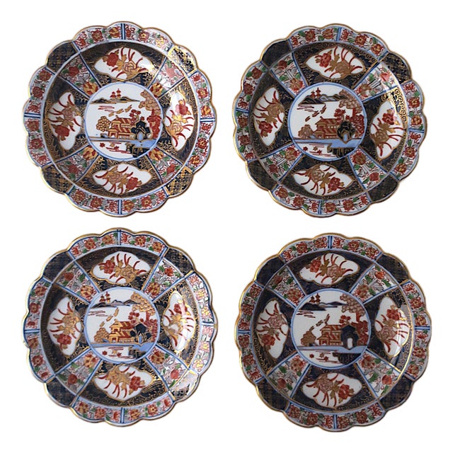Japanese Porcelain Appetizer Plates, Imari Style, Scalloped Edge, Set of 4 For Sale