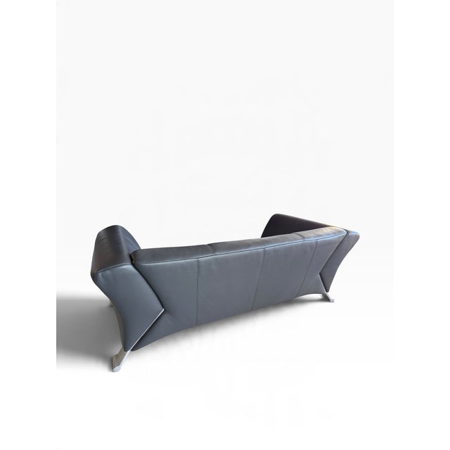 Rolf Benz 322 – Black 2-Seater Leather Sofa | Design Classic The Rolf Benz 322 leather sofa in elegant black is a high-...