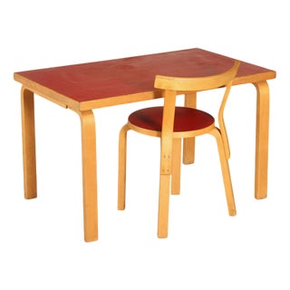 Mid-Century Children's Table and Model 68 Chair by Alvar Aalto for Artek, Finland, 1960s, Set of 2 For Sale