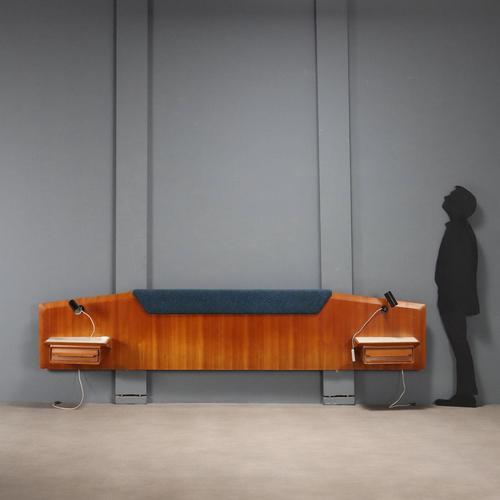 Headboard with wall-mounted bedside tables and large, adjustable lamps with double joints, in brass and enameled aluminum....