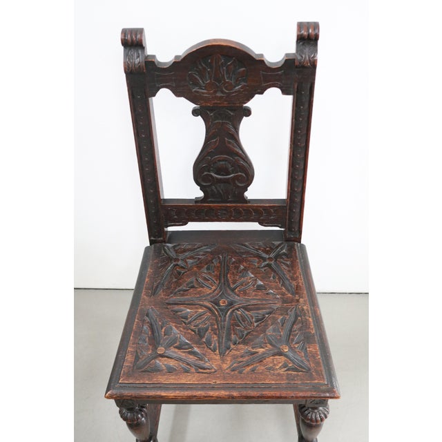 Neo-Renaissance Carved Solitary Oak Chair with Vegetal Motifs, 1900 For Sale - Image 4 of 10