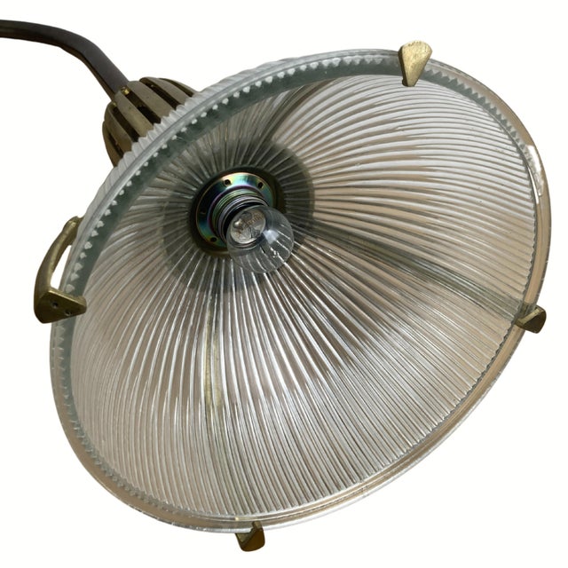 Mid-Century Modern Art Deco Holophane Cut Glass and Brass Wall Lamps, 1970s, Set of 2 For Sale - Image 3 of 18