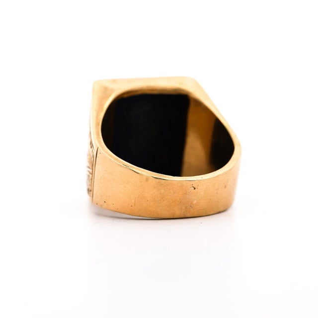 Vintage Lapis Lazuli 18k Gold Floral Engraved Square Mens Signet Ring, Size 10.75 For Sale - Image 9 of 11