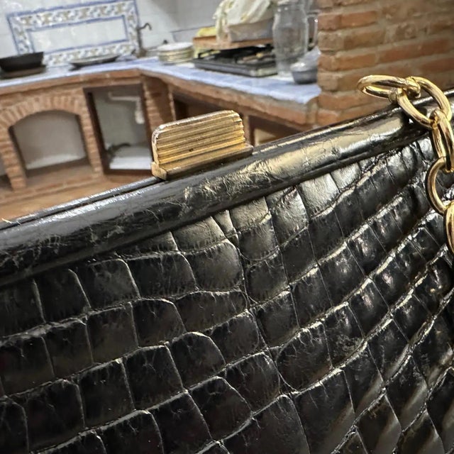 Metal An Elegant 1950s Retro Black Leather and Brass Italian Shoulder Bag For Sale - Image 7 of 13