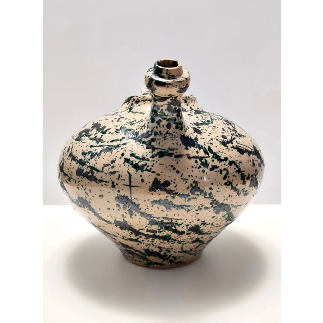 Mid-Century Modern Vintage Beige and Green Lacquered and Handpainted Terracotta Vase, Deruta, Italy, 1950s For Sale - Image 3 of 10