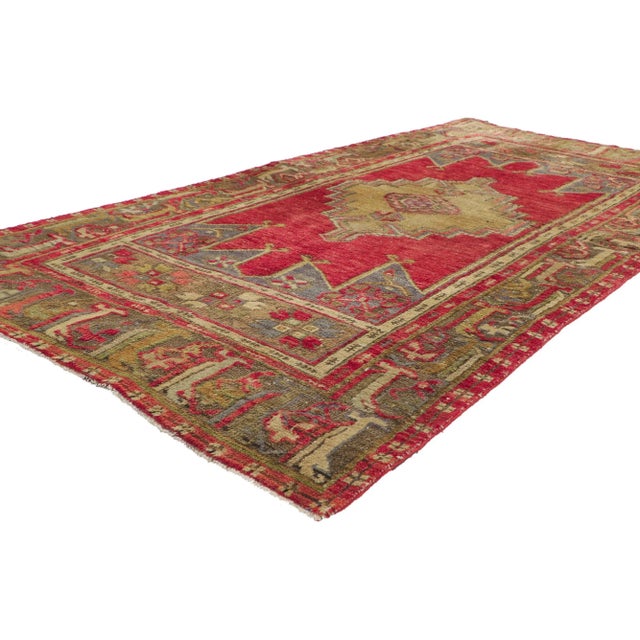 51165 Vintage Turkish Oushak Rug, 03'11 X 07'07. This hand-knotted wool vintage Turkish Oushak rug features a modern...