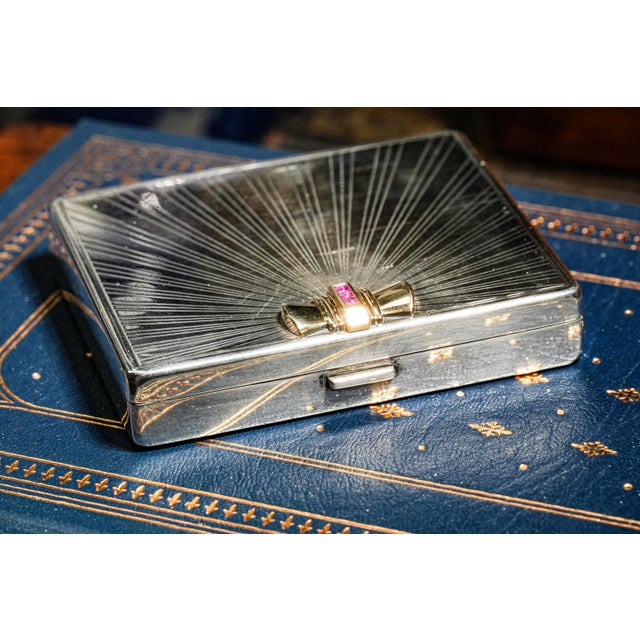 1920s Exquisite Art Deco Tiffany & Co. Antique Sterling Silver Jewelry Case Box Ruby 14k Gold Accents For Sale - Image 10 of 17