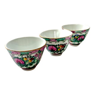 Early 20th Century Japanese Rose Medallion Small Cups- Set of 3 For Sale