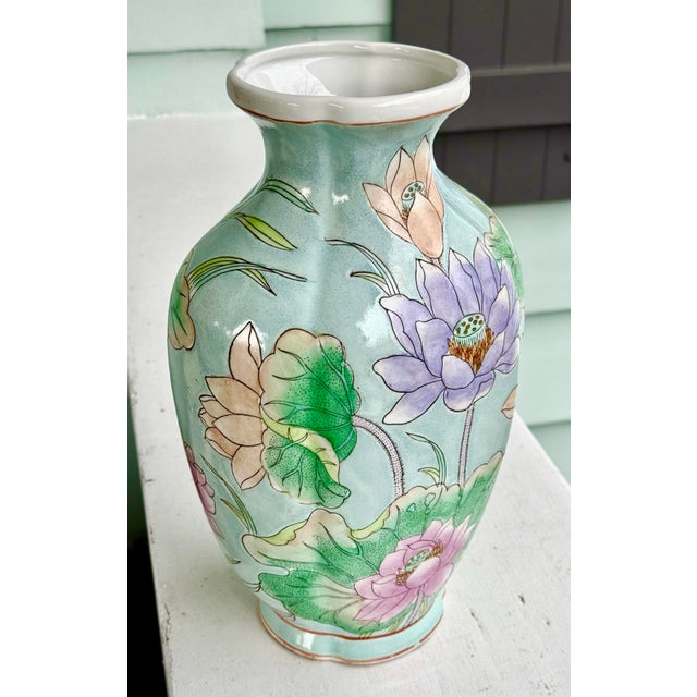 Late 20th Century Vintage Late 20th Century Pastel Waterlily Chinoiserie Vase For Sale - Image 5 of 10