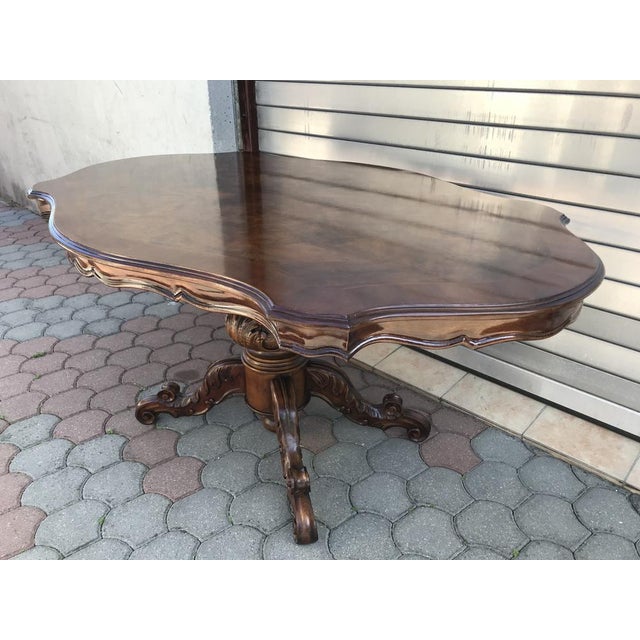 Old Italian Baroque oval table with irregular shapes from the 50s The table is in good to very good condition. All defects...