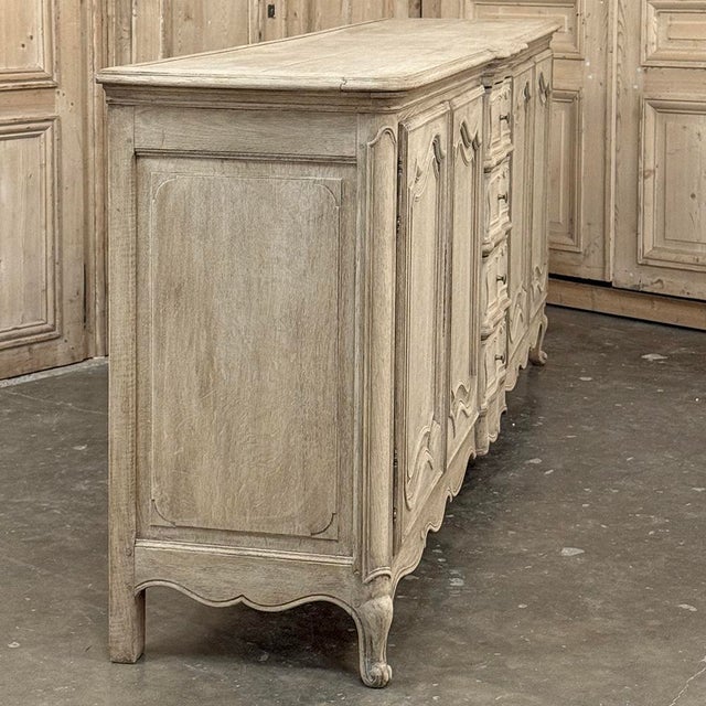 Grand Antique Country French Louis XV Buffet in Stripped Oak For Sale - Image 9 of 18