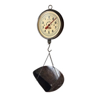 Vintage Penn Scale Mfg. Co. 30-Lb Hanging Market Scale With Original Scoop & Leather Strap For Sale