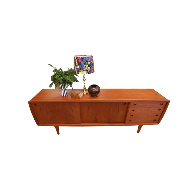 Long Sideboard in Teak with Drawers and Sliding Doors from H.P. Hansen, 1960s For Sale - Image 16 of 18