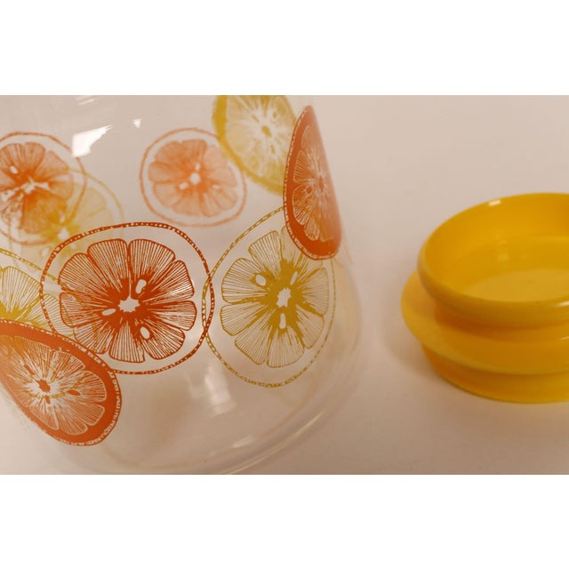 Vintage Pyrex 1.5 Liter Glass Orange Juice / Lemonade Carafe With Lid Model 3515 For Sale - Image 9 of 11