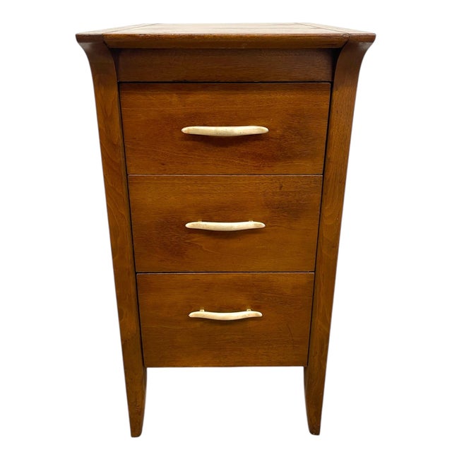 Wood 1970s Mid-Century Modern Drexel Three-Drawer Nightstand / Side Chest With Curved Sides For Sale - Image 7 of 10