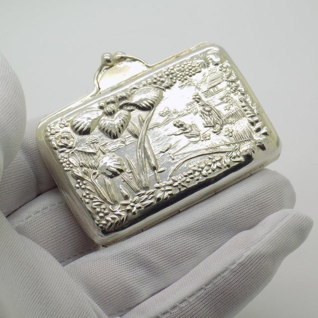 Large vintage pill box or snuff box, richly decorated, handcrafted in Italy between the 1970s and 1980s in genuine...