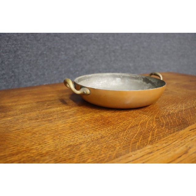 Late 19th Century Antique Copper Gratin / Sauté Pan With Brass Handles For Sale - Image 5 of 14