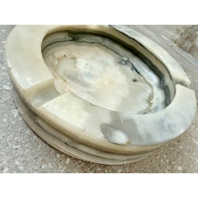 Large Round Vintage Ashtray, Vide Poche in White Onyx Marble in the Style of Angelo Mangiarotti, Italy, 1970s For Sale In San Antonio - Image 6 of 12