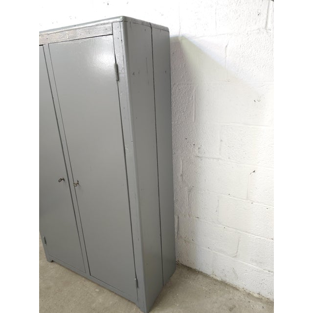 Curved Workshop Locker in Wood, 1950s For Sale - Image 6 of 18