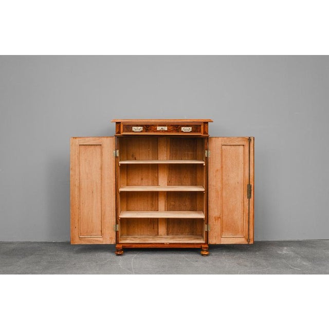 Late 19th Century Gründerzeit Vertiko in Walnut For Sale - Image 3 of 18