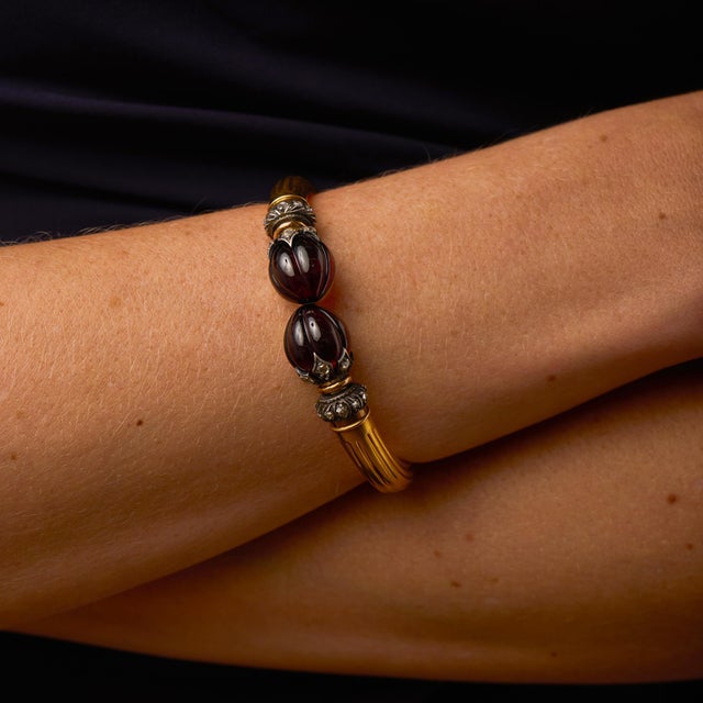 1910s 1910s French Belle Epoque Garnet Diamond 18k Yellow Gold Silver Bangle For Sale - Image 5 of 7