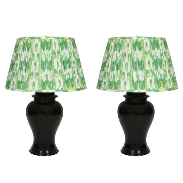 Chinese Pair Black Ceramic Urn Lamps With Wood Base For Sale - Image 3 of 3