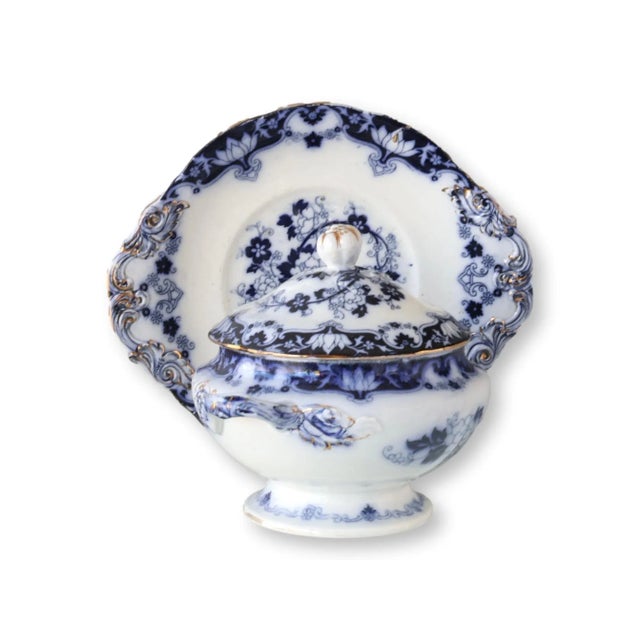 English C. 1880s English Flow Blue Sauce Tureen W/Tray For Sale - Image 3 of 5