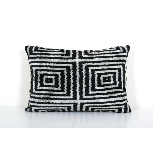 Boho Chic Black Silk Velvet Ikat Pillow Cover For Sale In Philadelphia - Image 6 of 6