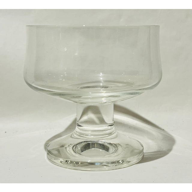 1960s Mid-Century Modern Coupe Glasses – Set of 6 Elevate your cocktail hour with this elegant set of six vintage 1960s...
