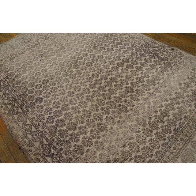 Indian 1900s Gray Geometric Antique Indian Agra Rug 4' 0" X 6' 2" Knotted Wool Carpet For Sale - Image 3 of 6